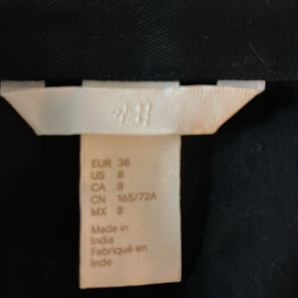 H&M size 8 printed short skirt with beaded appliqué - Picture 3 of 5